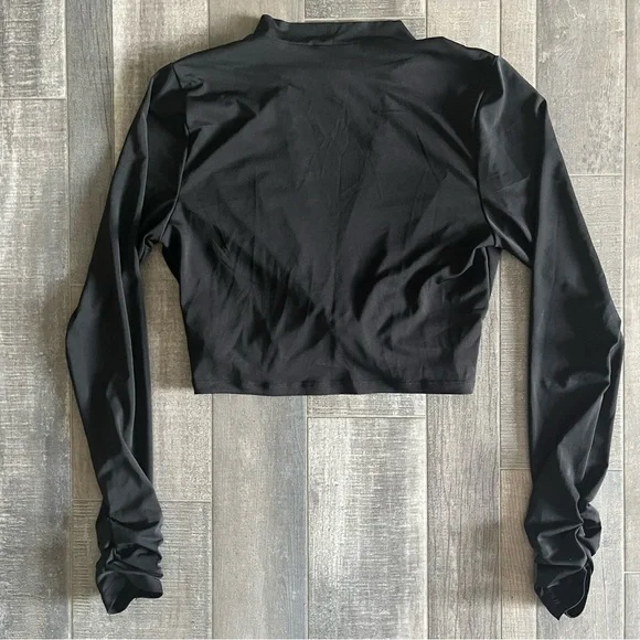 Small Black Forever 21 Crop Top - Picture 3 of 3